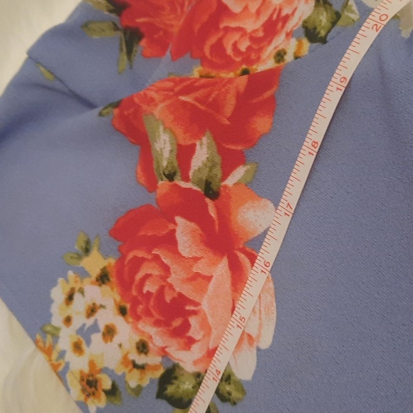 Woman's Flowy Floral Print Blouse - Boutique Brand - Plus Size 1X -NWT - Picture 12 of 12